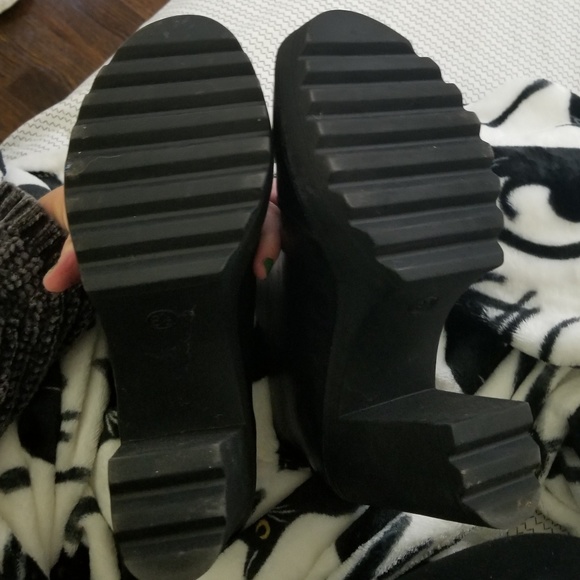 Chunky heel boots - Picture 4 of 4